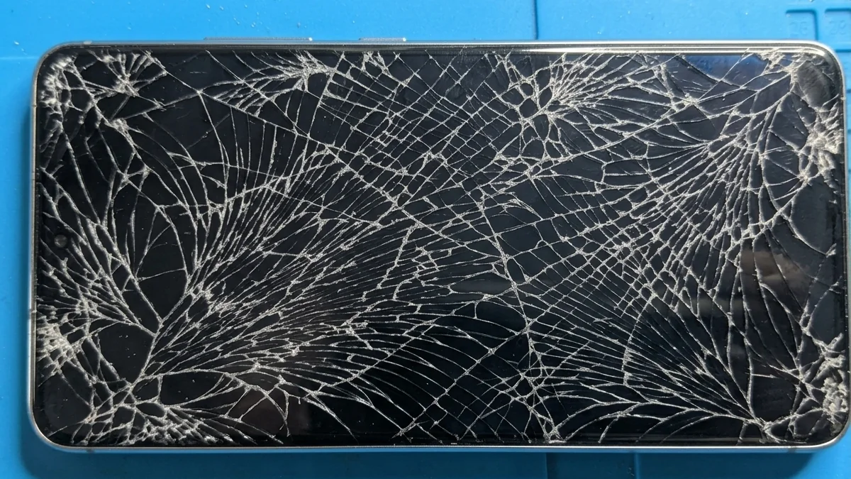 Tela quebrada — celular Samsung na Startech Soluções, assistência técnica na Aldeota, Fortaleza